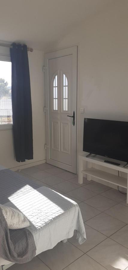 Mas Vincent La Fare-les-Oliviers Exterior foto