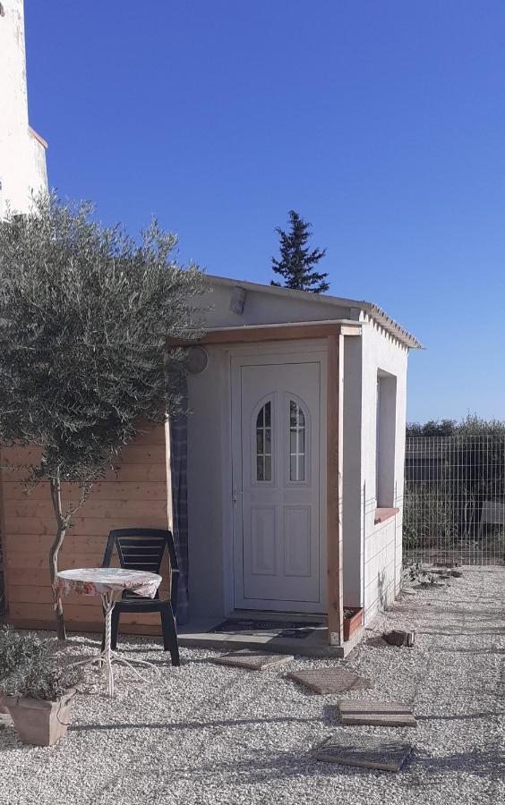 Mas Vincent La Fare-les-Oliviers Exterior foto