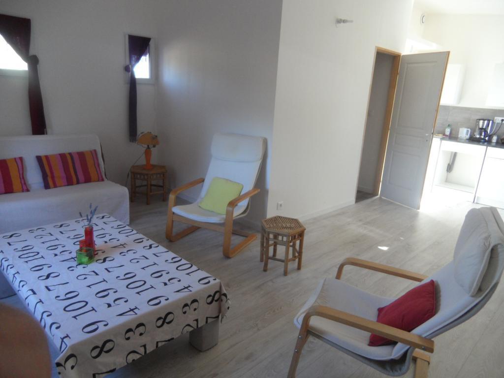 Mas Vincent La Fare-les-Oliviers Exterior foto